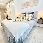 Apartment Holidays - Apto D Centrico Terraza Con Garaje Gratis