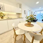 Holidays - Apto D Centrico Terraza Con Garaje Gratis *