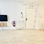 Holidays - Apto D Centrico Terraza Con Garaje Gratis *