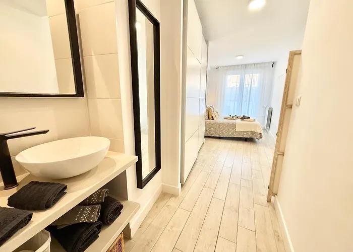 Holidays - Apto D Centrico Terraza Con Garaje Gratis