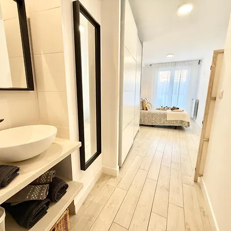 Holidays - Apto D Centrico Terraza Con Garaje Gratis