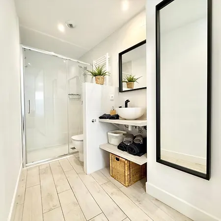 Holidays - Apto D Centrico Terraza Con Garaje Gratis